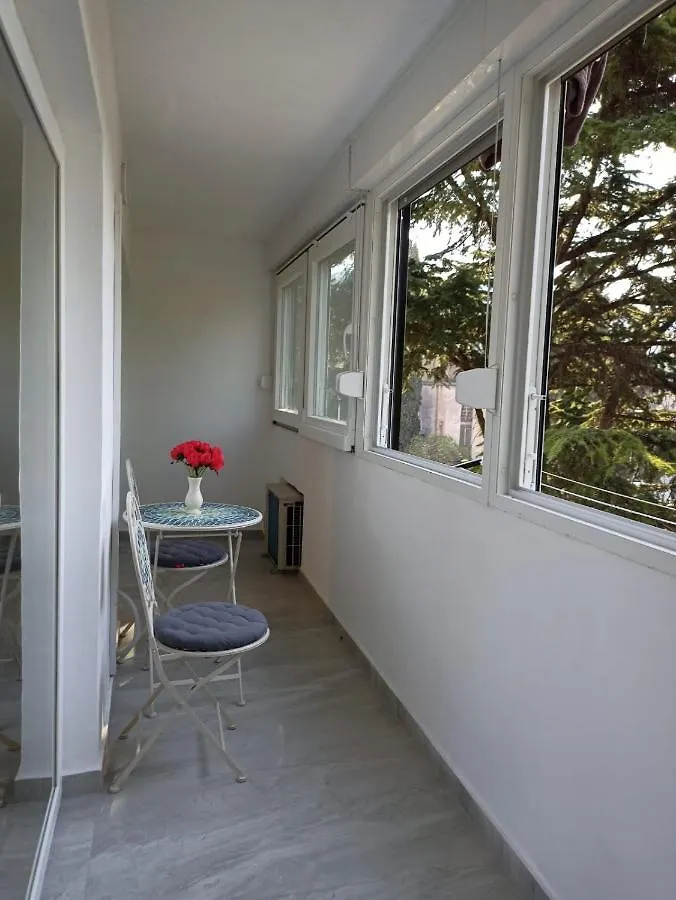 Parkside Oasis Apartment Split
